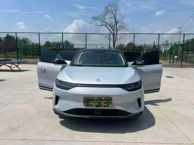 徐州22年零跑汽车C117