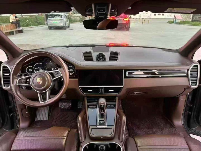 徐州19年保时捷卡宴5