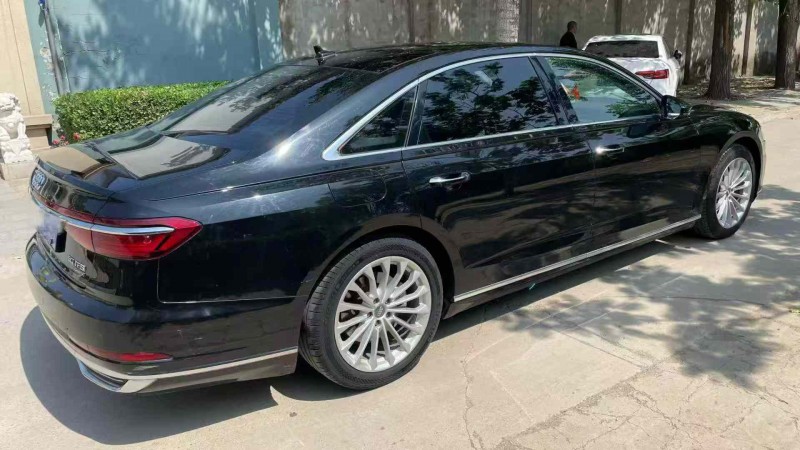 保定19年奥迪A8L7