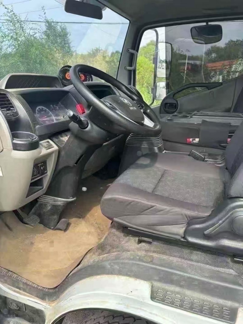 淄博22年东风多利卡6