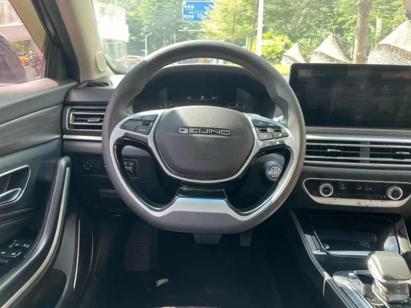 深圳21年北汽新能源EU系列8