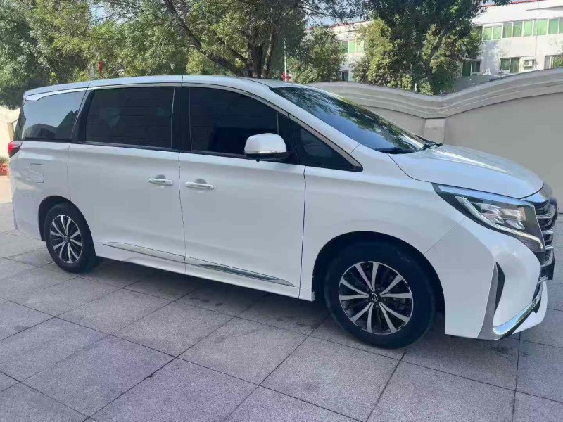 保定22年传祺M82