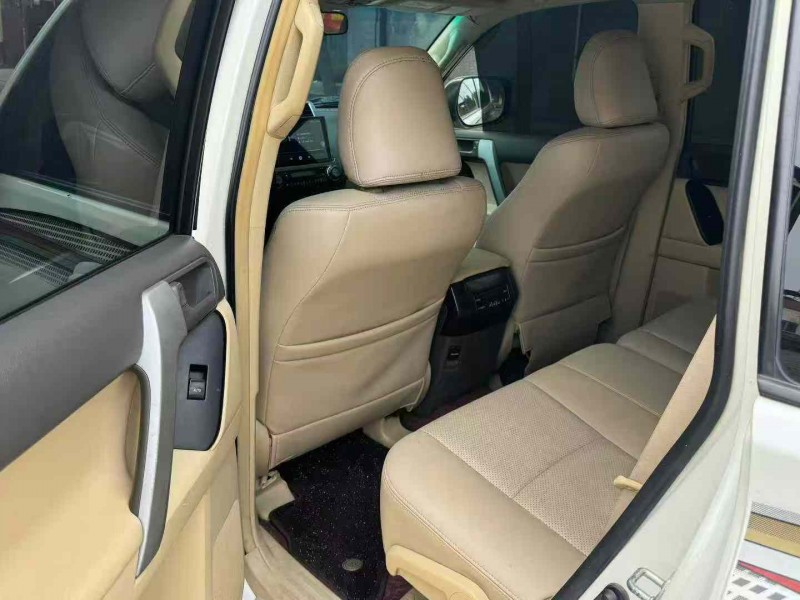 保定15年丰田普拉多9