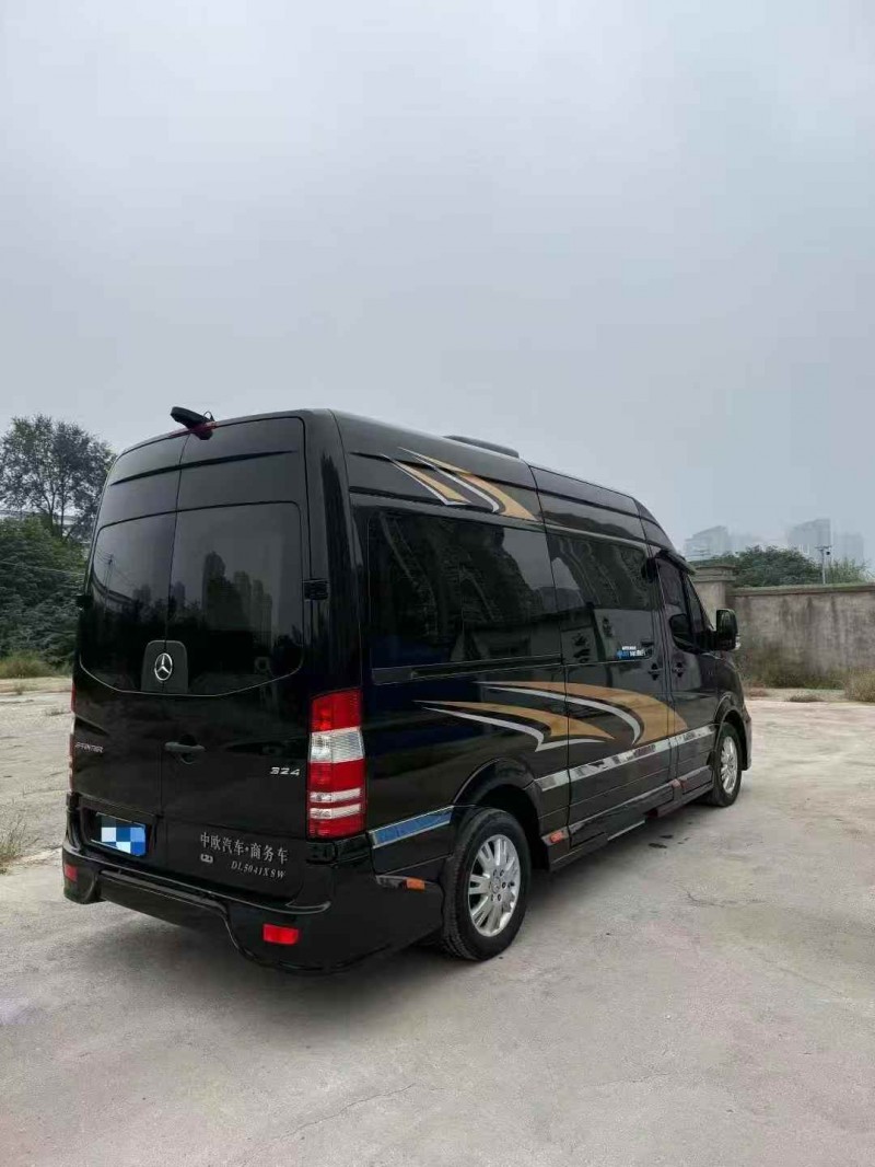 无锡18年奔驰斯宾特7