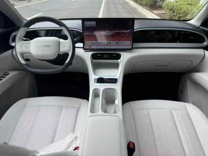 淄博25年吉利银河4