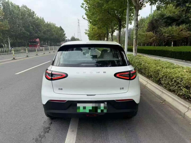 淄博25年吉利银河8