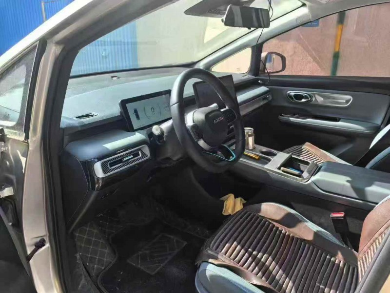 淄博24年传祺埃安Y8