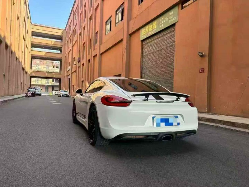 重庆14年保时捷卡曼7