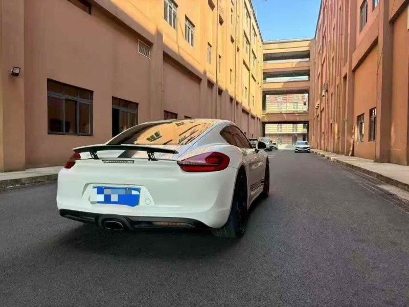 重庆14年保时捷卡曼8