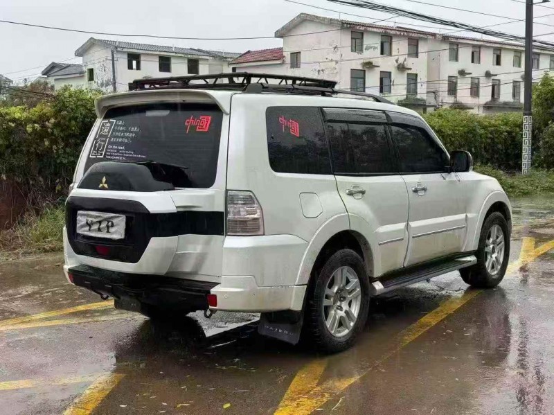 无锡18年三菱帕杰罗9