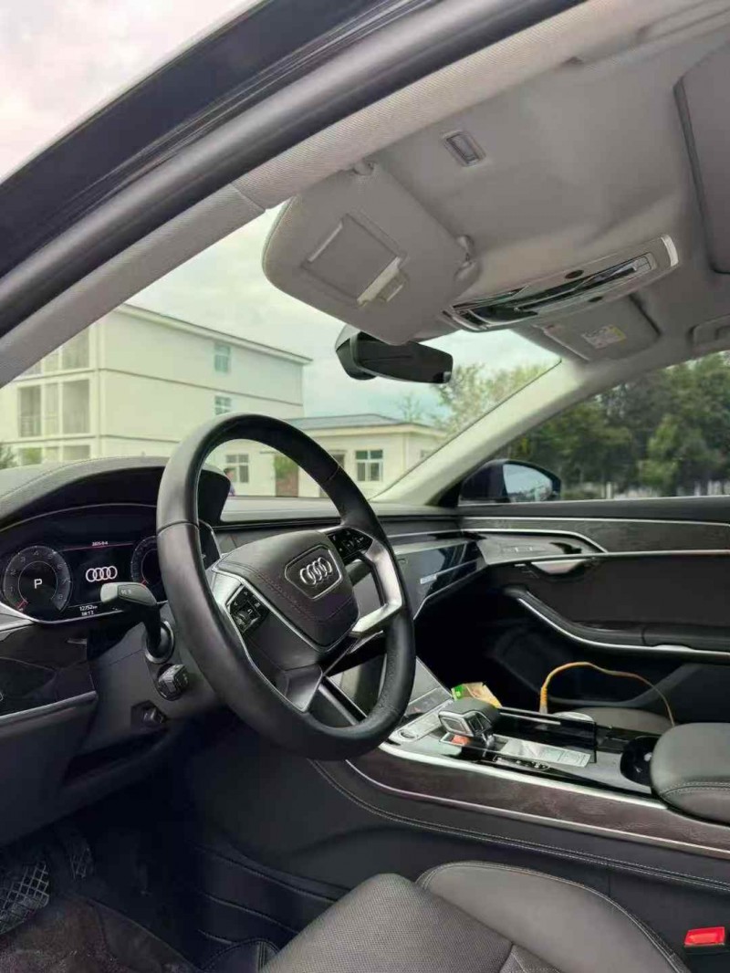 重庆24年奥迪A8L4