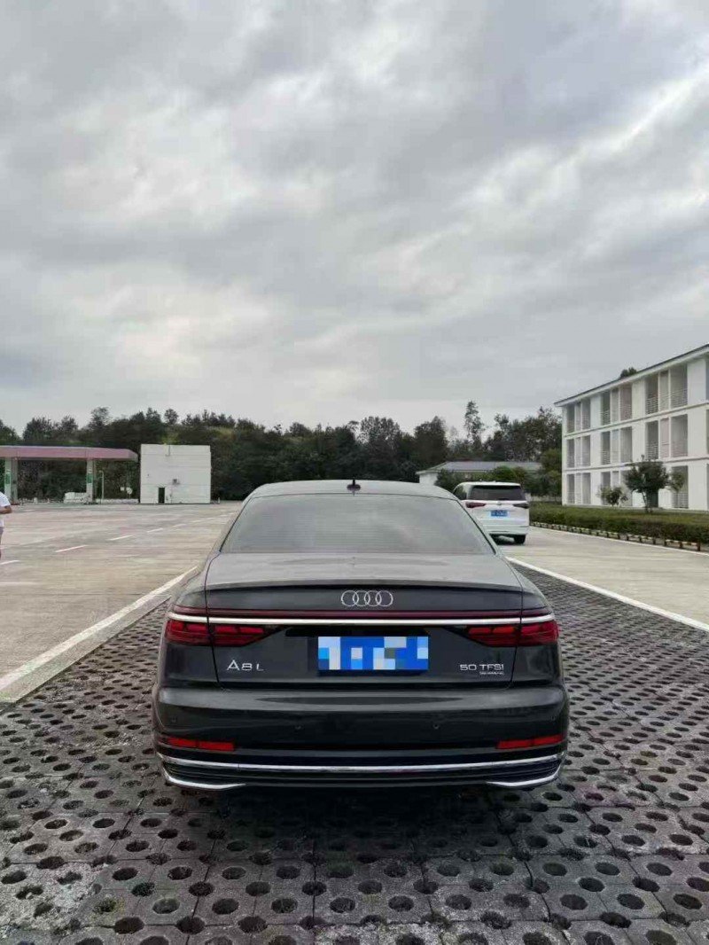 重庆24年奥迪A8L8