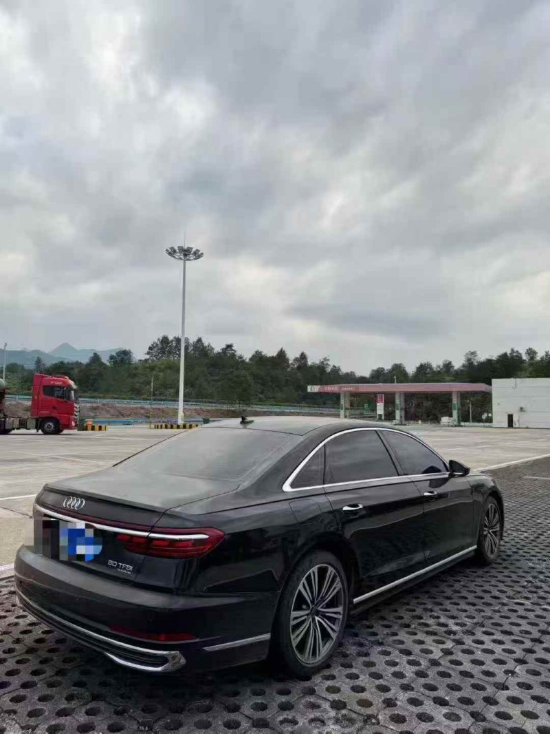 重庆24年奥迪A8L9