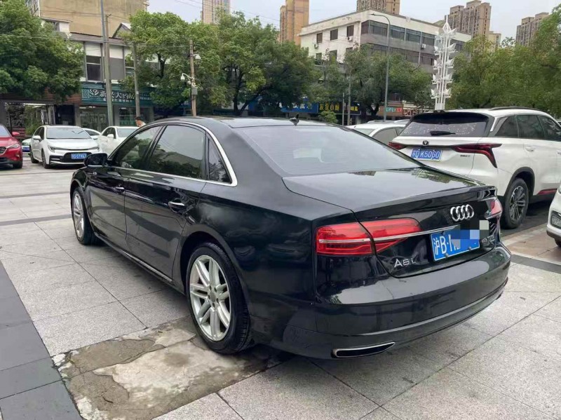 徐州17年奥迪A8L7