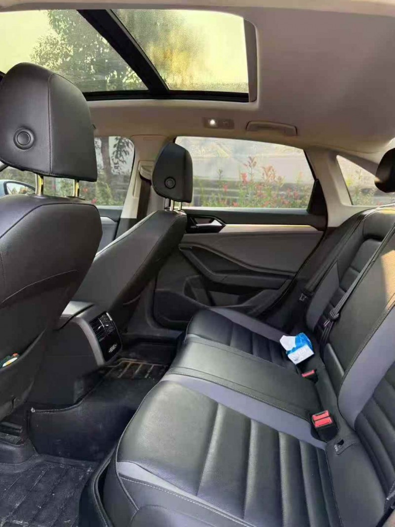 黄石21年大众速腾5