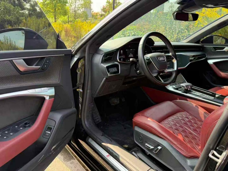 黄石23年奥迪A7L6