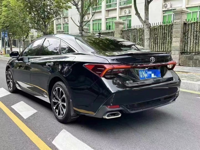 深圳23年丰田亚洲龙7