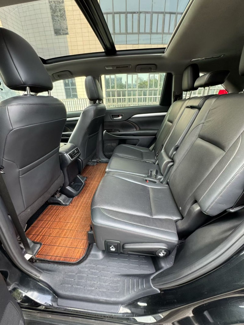 深圳20年丰田汉兰达4