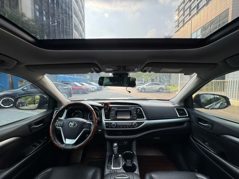 深圳20年丰田汉兰达5