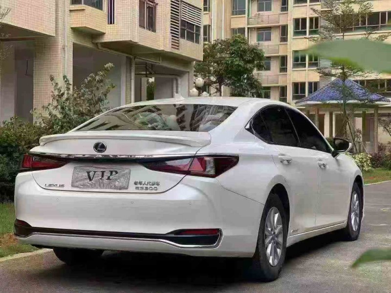 深圳20年雷克萨斯ES8