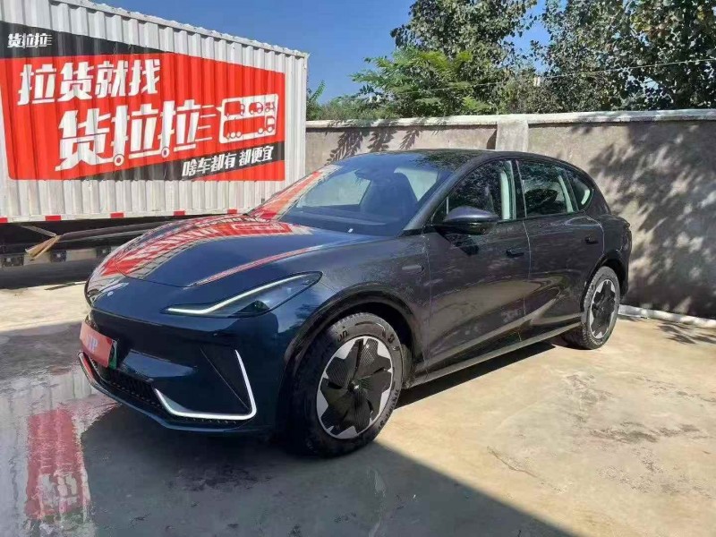 青岛25年智己LS72