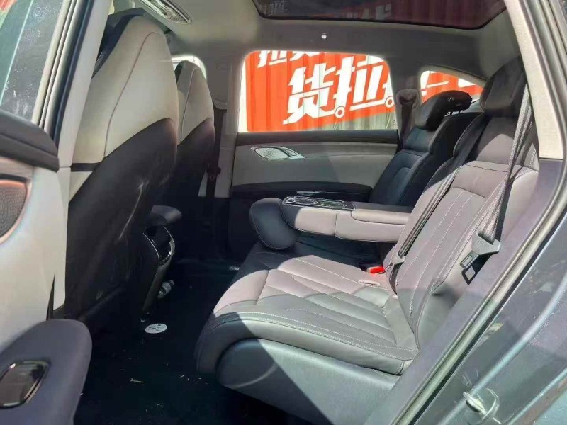 青岛25年智己LS75