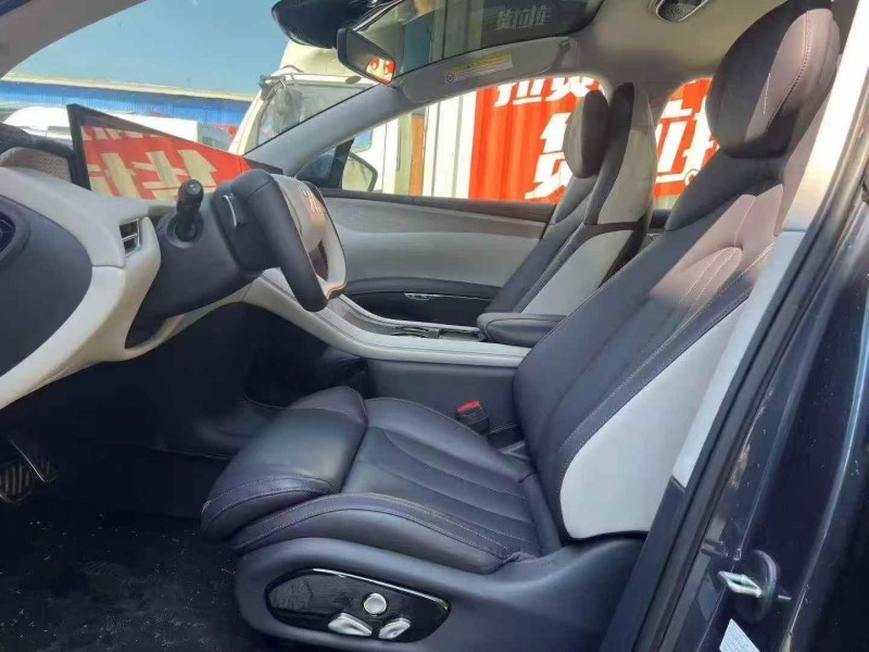 青岛25年智己LS76