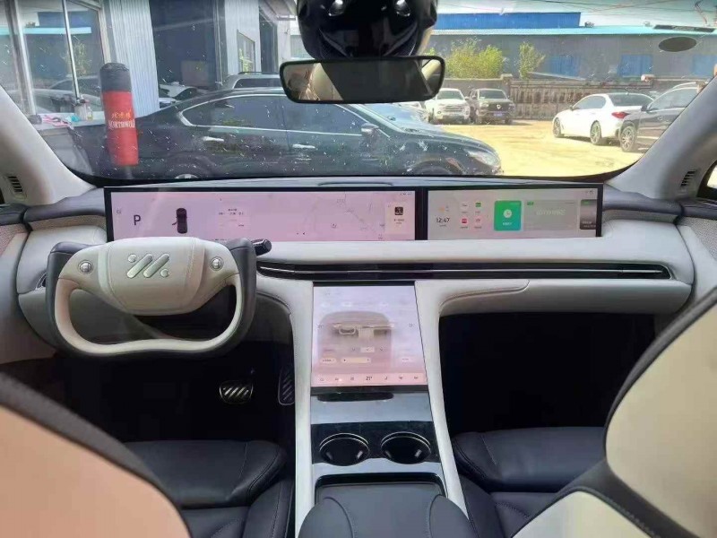 青岛25年智己LS77