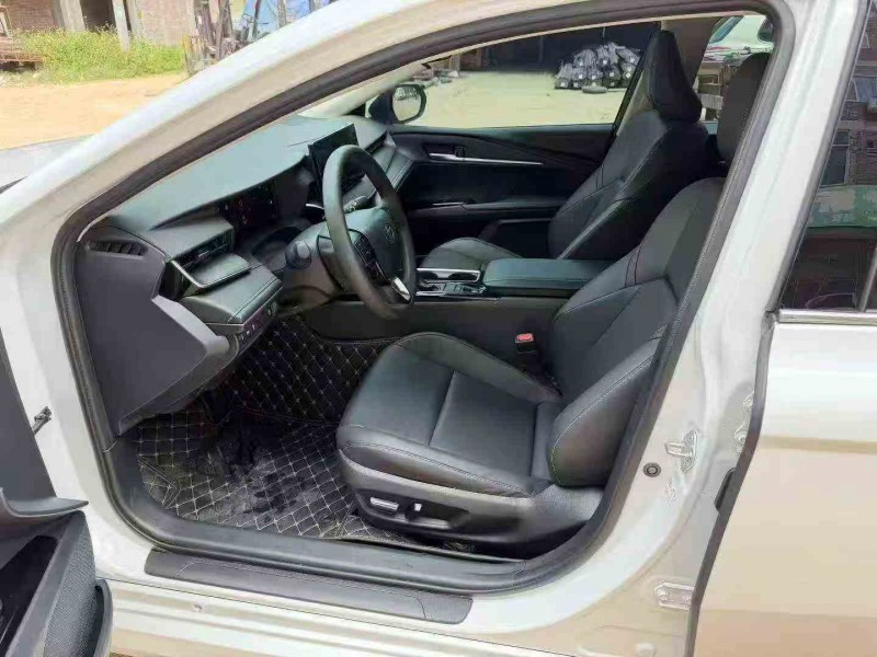 南宁24年丰田凯美瑞4