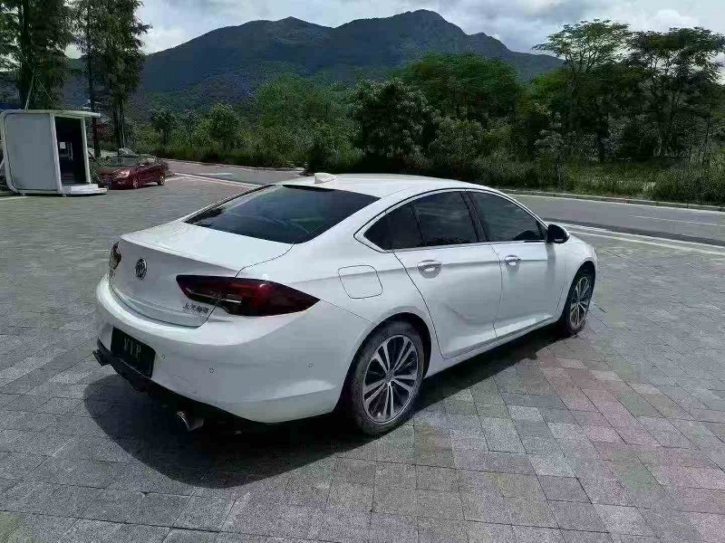 深圳18年别克君威8