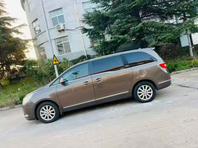 青岛12年别克GL83