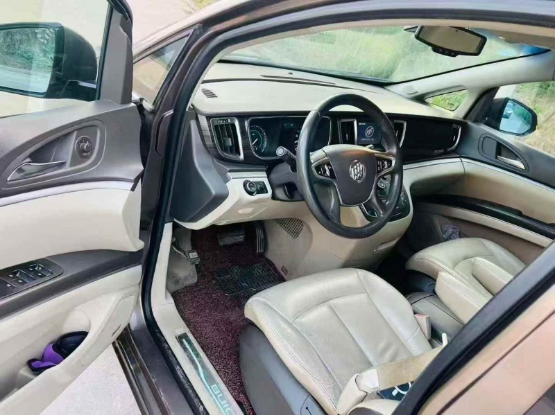 青岛12年别克GL84