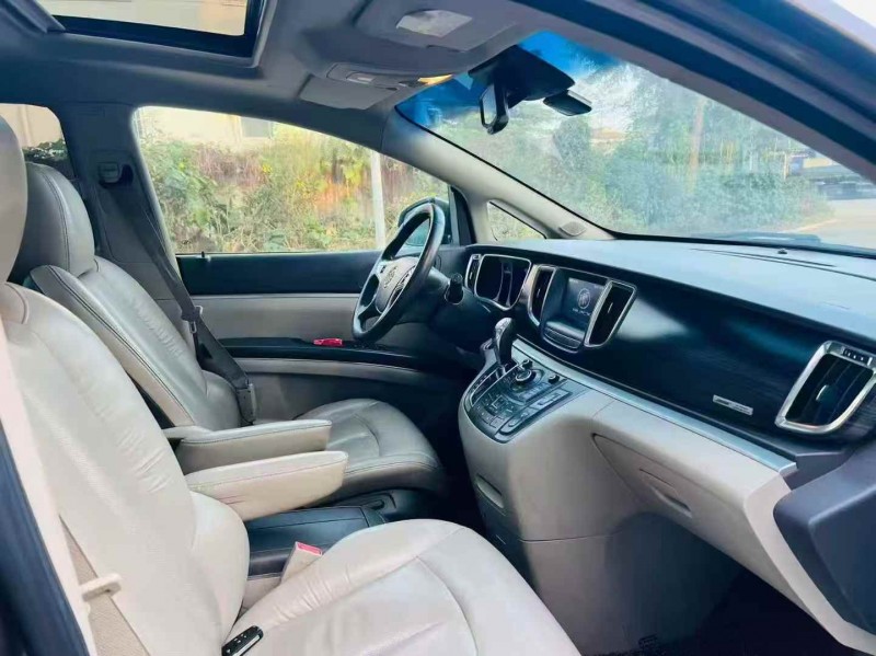 青岛12年别克GL86