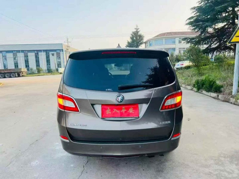 青岛12年别克GL89