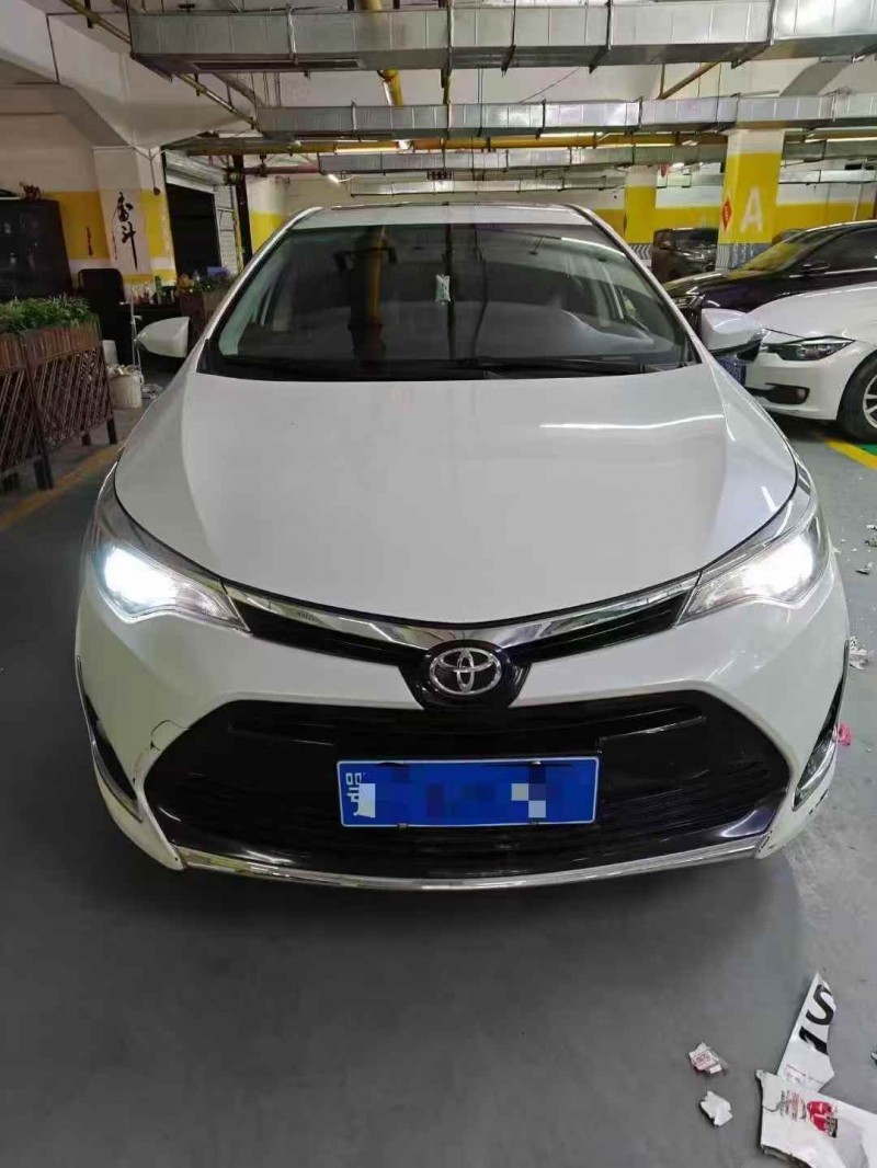 鄂州17年丰田雷凌1