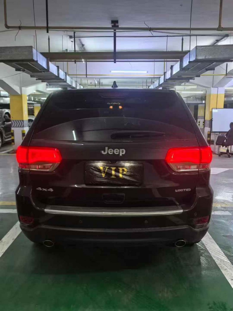 宜昌16年Jeep大切诺基8