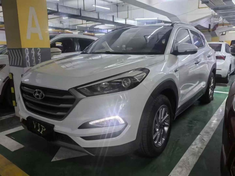 黄石17年现代途胜2