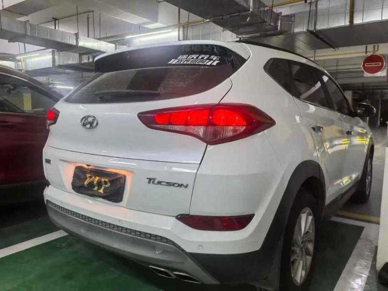 黄石17年现代途胜8