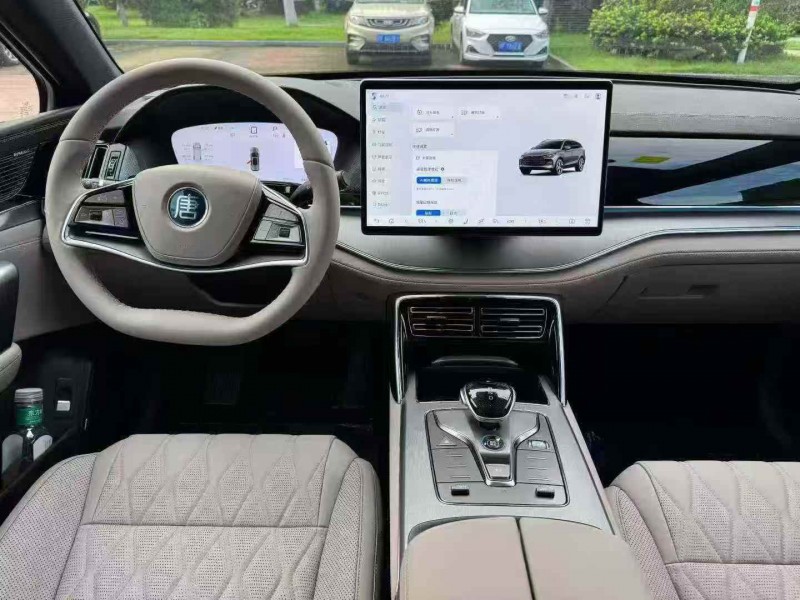 唐山25年比亚迪唐2