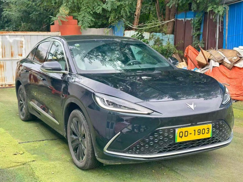 枣庄25年极狐汽车阿尔法3