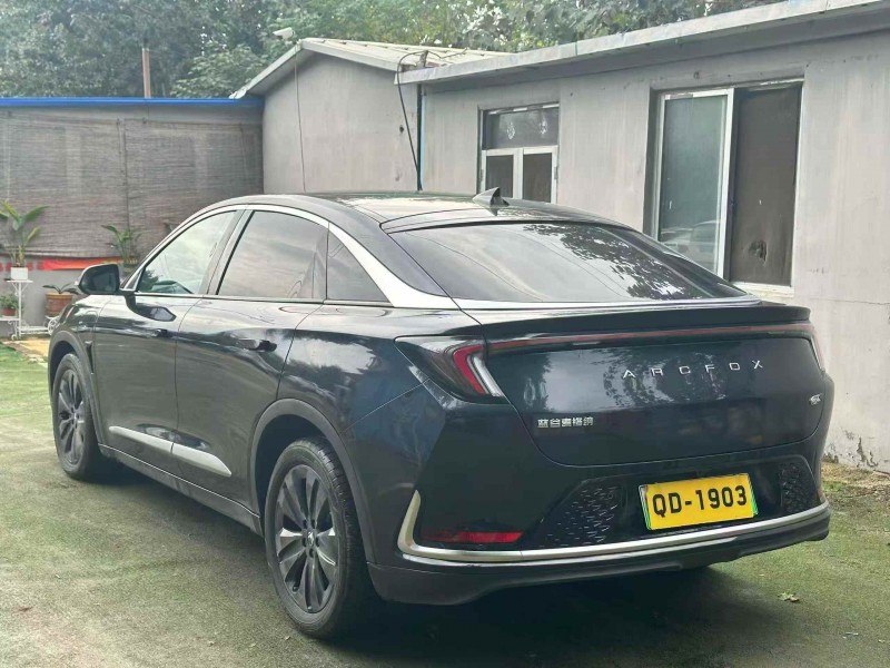 枣庄25年极狐汽车阿尔法7