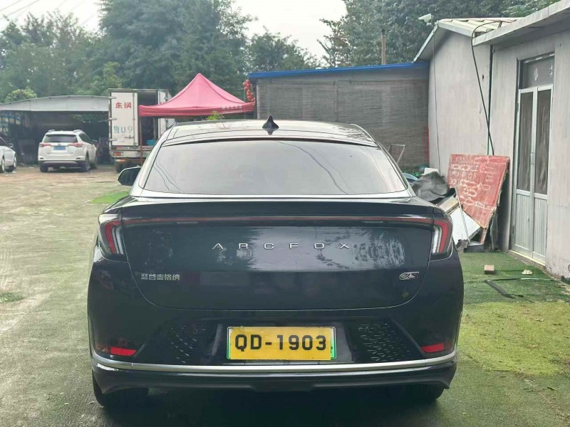 枣庄25年极狐汽车阿尔法9