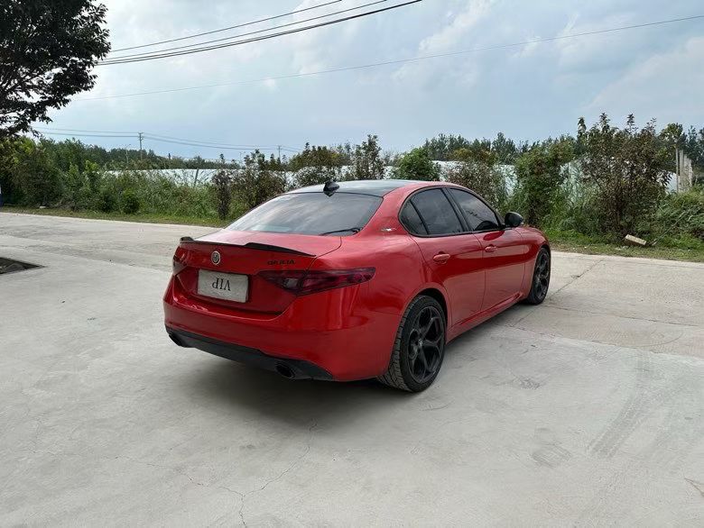 徐州20年阿尔法·罗密欧Giulia4