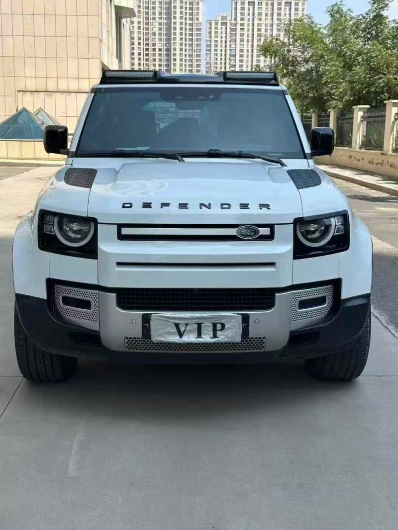 枣庄22年路虎卫士1