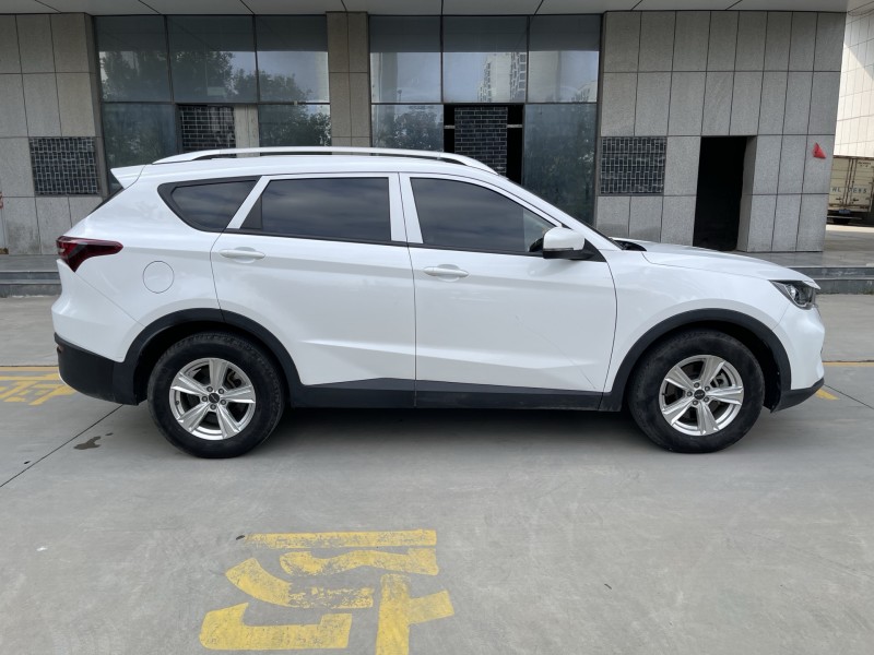 济宁23年奇瑞捷途7