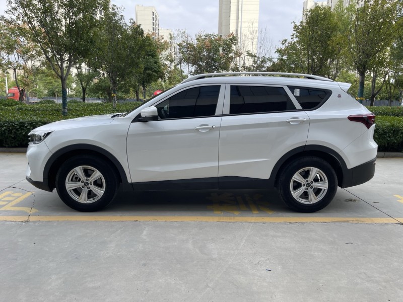 济宁23年奇瑞捷途8