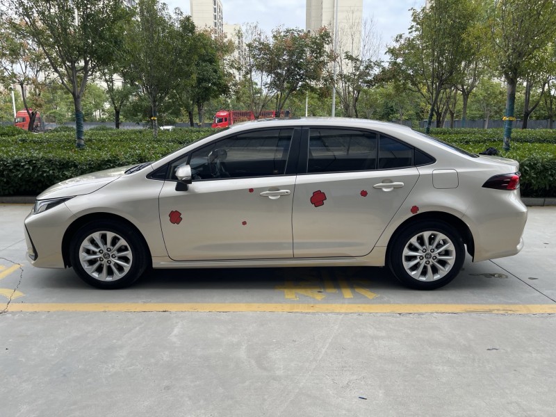 济宁19年丰田卡罗拉8