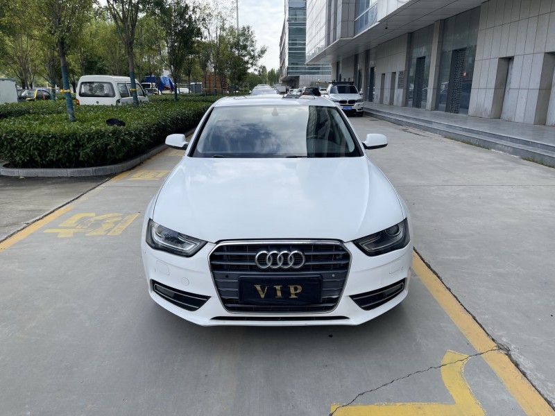 济宁16年奥迪A4L1