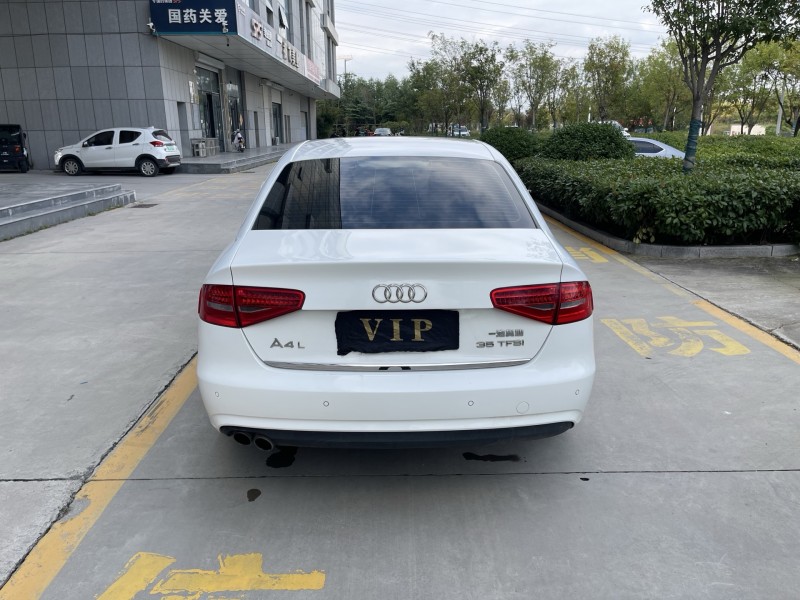 济宁16年奥迪A4L9