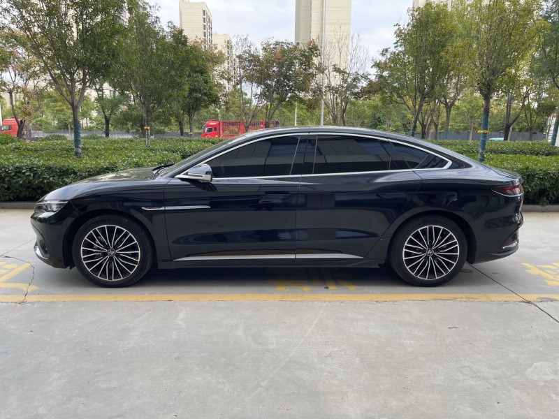 济宁24年比亚迪汉8